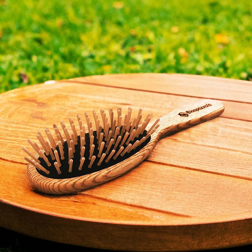 ONWOOD - Massage Brush in Ash Wood with Shine Lotion, Suitable for All Hair Types, Counteracts Hair Loss