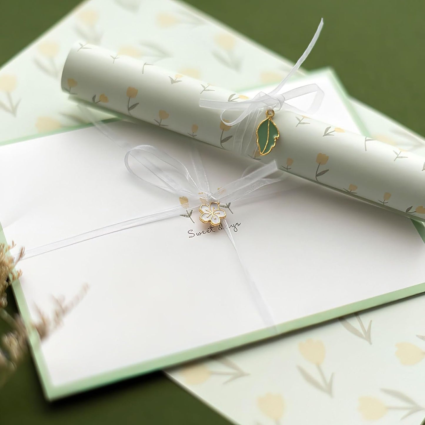 KSIWRE 48 PCS Stationery Paper and Envelopes Set,Cute Floral Stationary Set for Writing Letters,Double Sided Printing,Letter Writing Kit