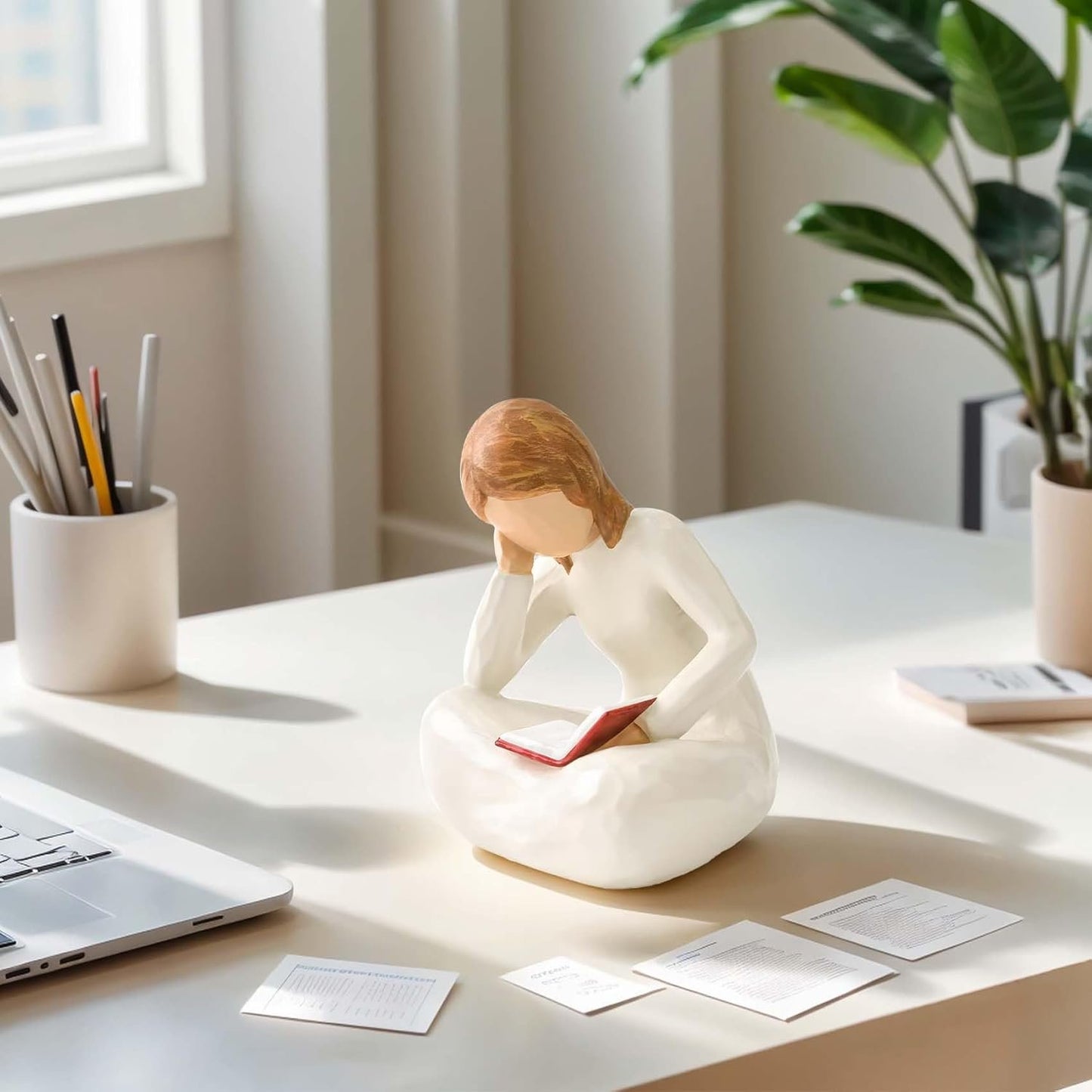 Cuayaes Home Decor Reading Thinker Statue Resin Aesthetic Sculpture Gifts for Women Book Lovers, Hand Painted Figurine for Bookshelf Office Table Living Room Decor, Graduation Gifts for Girls