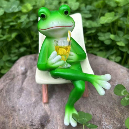 Vianys Tipsy Frog, Sherum Funny Drinking Frog Statue Hugger, Pubyfun Cute Art Frog Hanger, Resin Flower Pot Hanging Ornament Garden Decor for Outdoor Planters, Balcony, Fence, Patio & Yard(B)