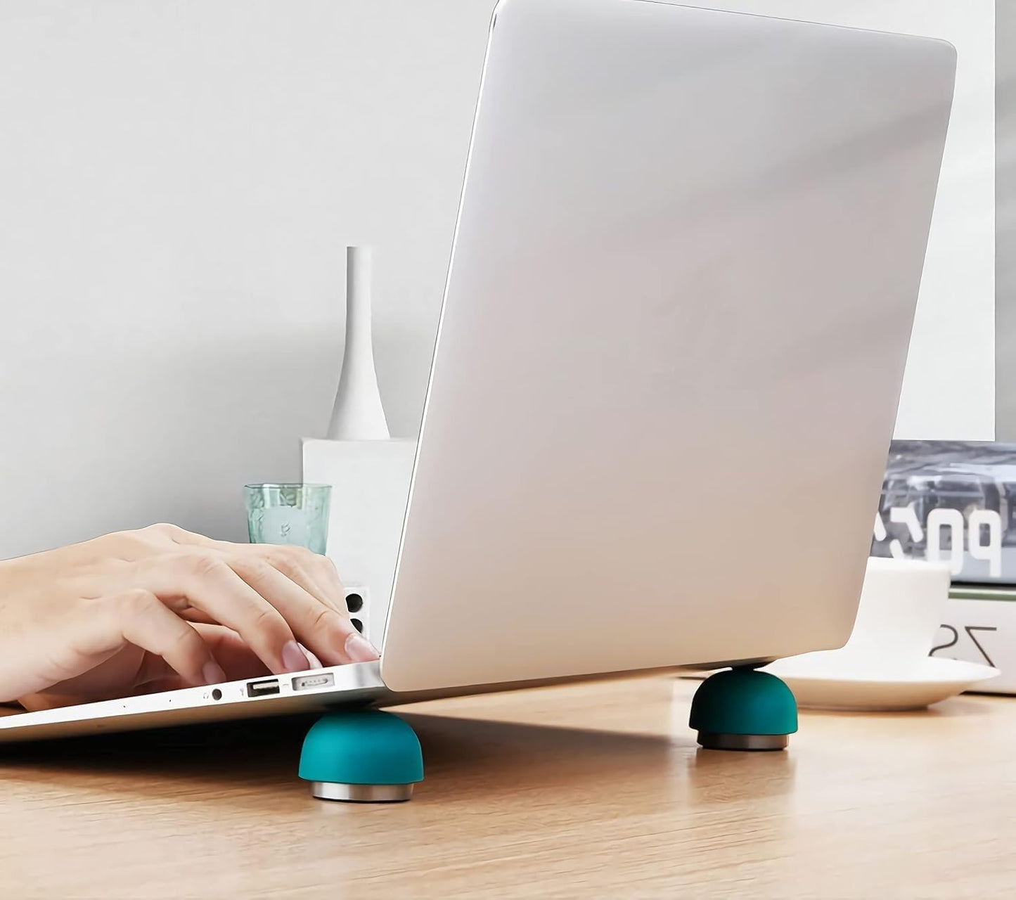 Laptop Cooling Stand,Ergonomic Laptop Cooling Pad Small Invisible Cooler Ball Portable Magnetic (Green, One Size)
