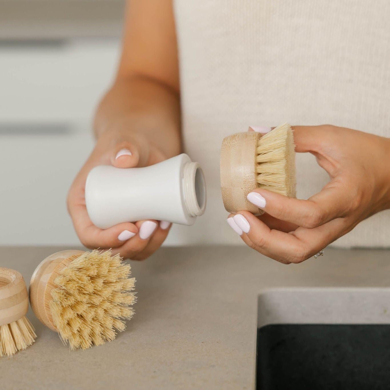 Nellie's Forever Brush - Ultimate Bristle-Brush for Dishwashing - Durable Handle - Versatile Scrubbing Power - Replaceable Brush Head - Long-Lasting Design - Practical Kitchen Essential