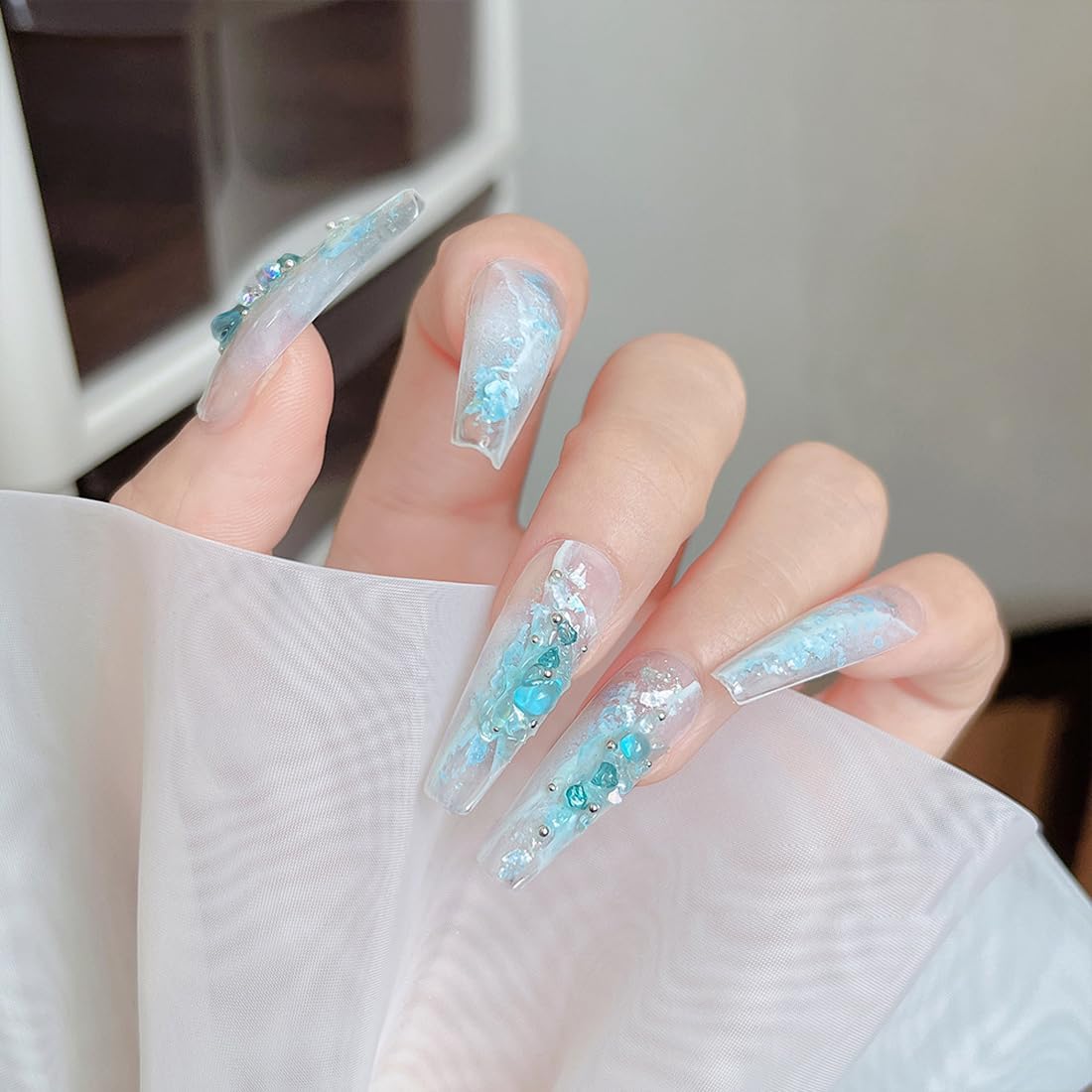 EIH 4 Pieces Nail Art Decorations, Crystal Rhinestones, Transparent Crystal, Crushed Shell Pieces, Natural Stone Decoration, 3D Nail Art, Nail Accessories, Glitter Make Up