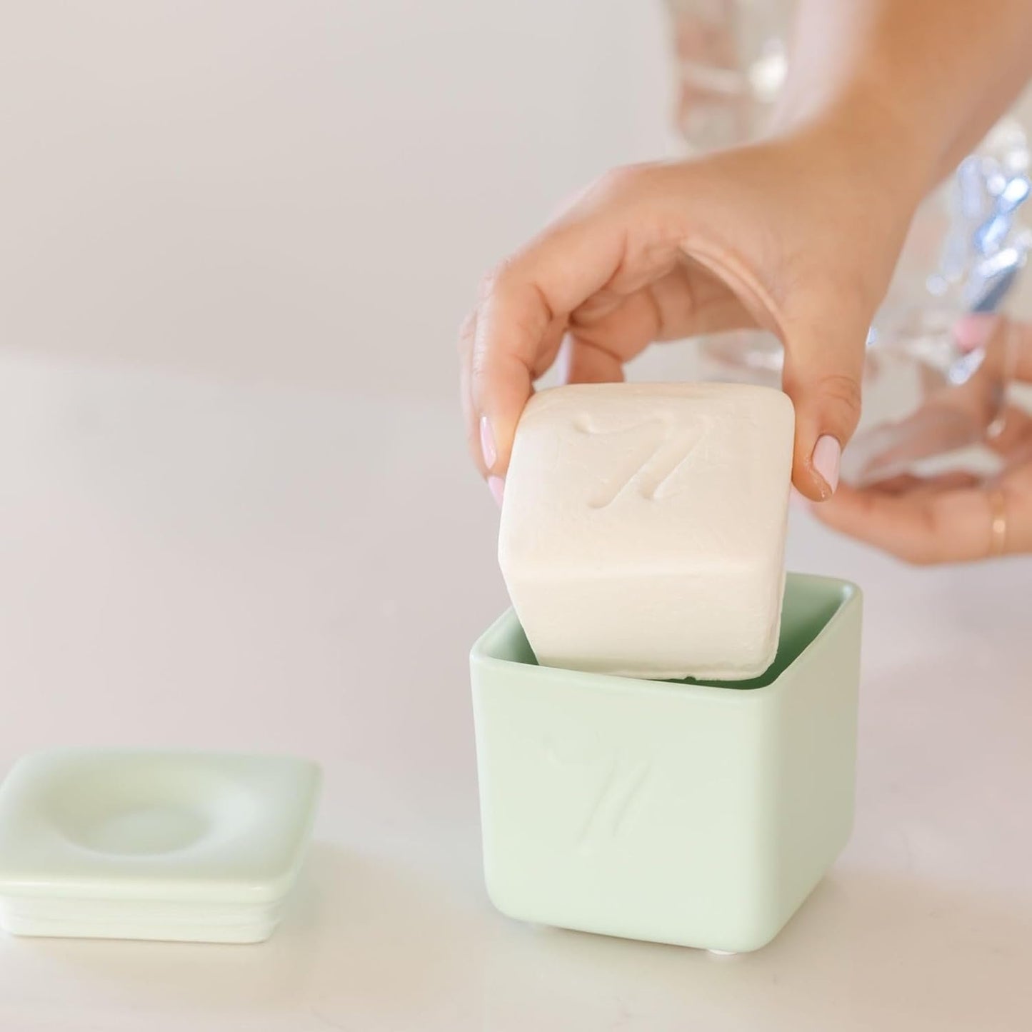 Nellie's Dish Butter - Zero-Waste Alternative to Liquid Dish Soap with Reusable Ceramic Container (Green) - Light Lemongrass Scent - Plastic-Free and Planet-Friendly Dishwashing - (Made in Canada)
