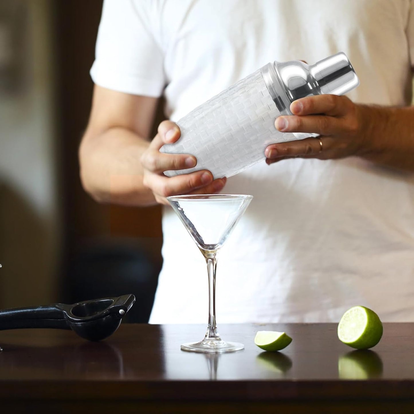 YILANJIN Glass Cocktail Shaker Set, 500 ml Professional Drinking Shaker with Strainer, Clear Stainless Steel Bar Shakers for Whiskey, Reusable Martini Glasses for Wedding, Dining, Home (Silver)