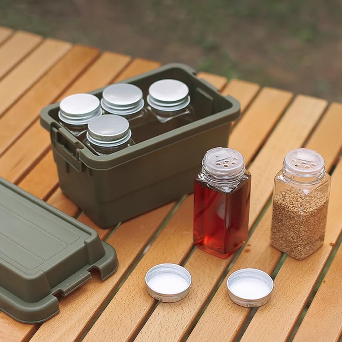 AIMALL Outdoor Mini Storage Box with 6 Seasoning Bottles, 4.52 x 7 x 5.51 Inches, Compact Plastic Container for Camping, Travel, BBQ, and Desktop Use