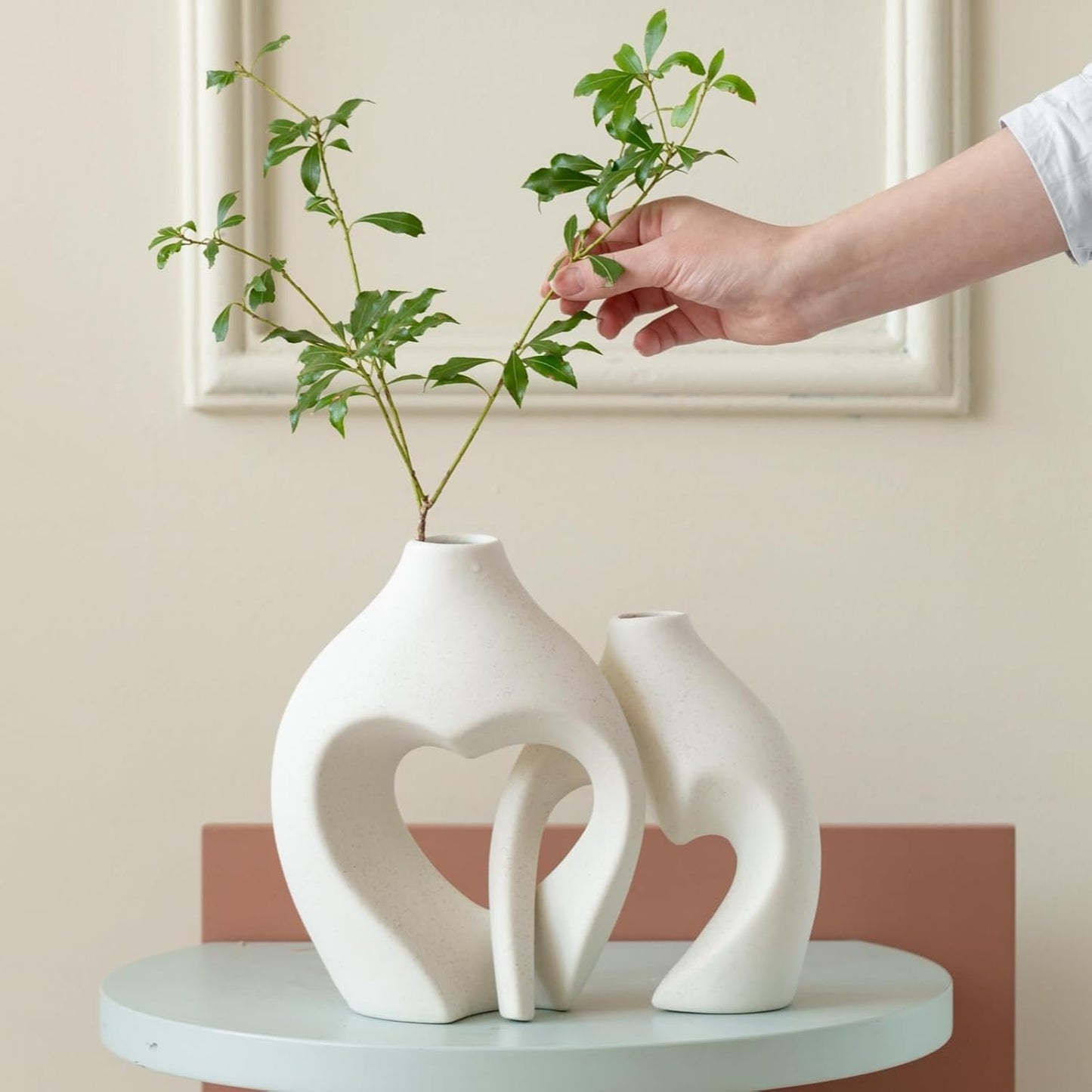 White Ceramic Vases Home Decor Set of 2, Heart Shaped Vases for Table Centerpieces, Boho Flower Vases, Nordic Modern Decorative Vases for Wedding, Living Room, Bedroom, Dinner Table, Office