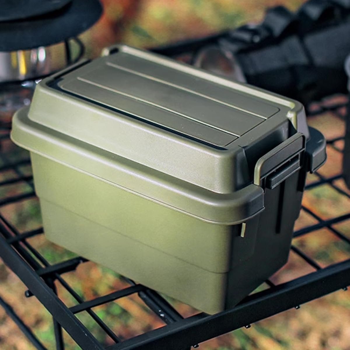 AIMALL Outdoor Mini Storage Box with 6 Seasoning Bottles, 4.52 x 7 x 5.51 Inches, Compact Plastic Container for Camping, Travel, BBQ, and Desktop Use