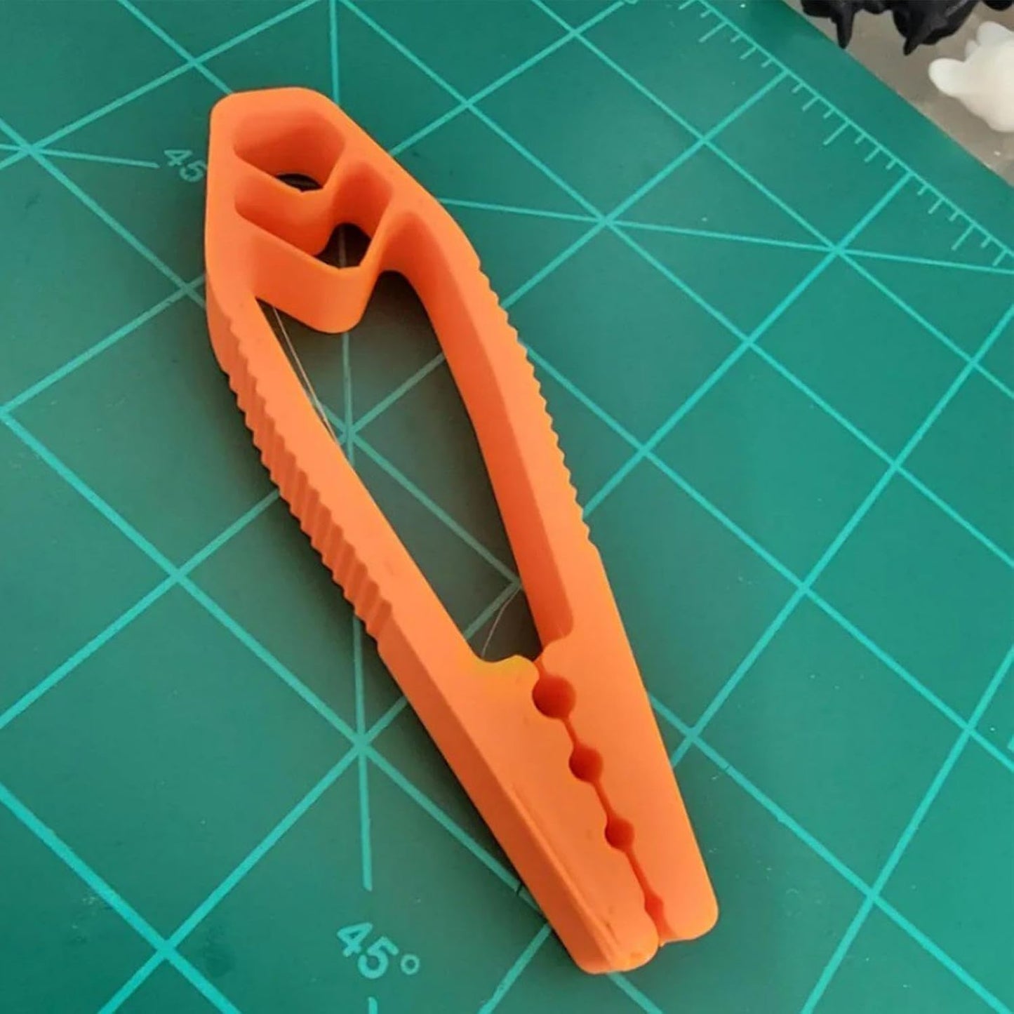 Nail Holder, 3D Printed Safety Folding, Secure Anti-Smashing Finger Protection Tool, Woodworking Home Repair Aid for Nail Positioning, Hammering 10 cm