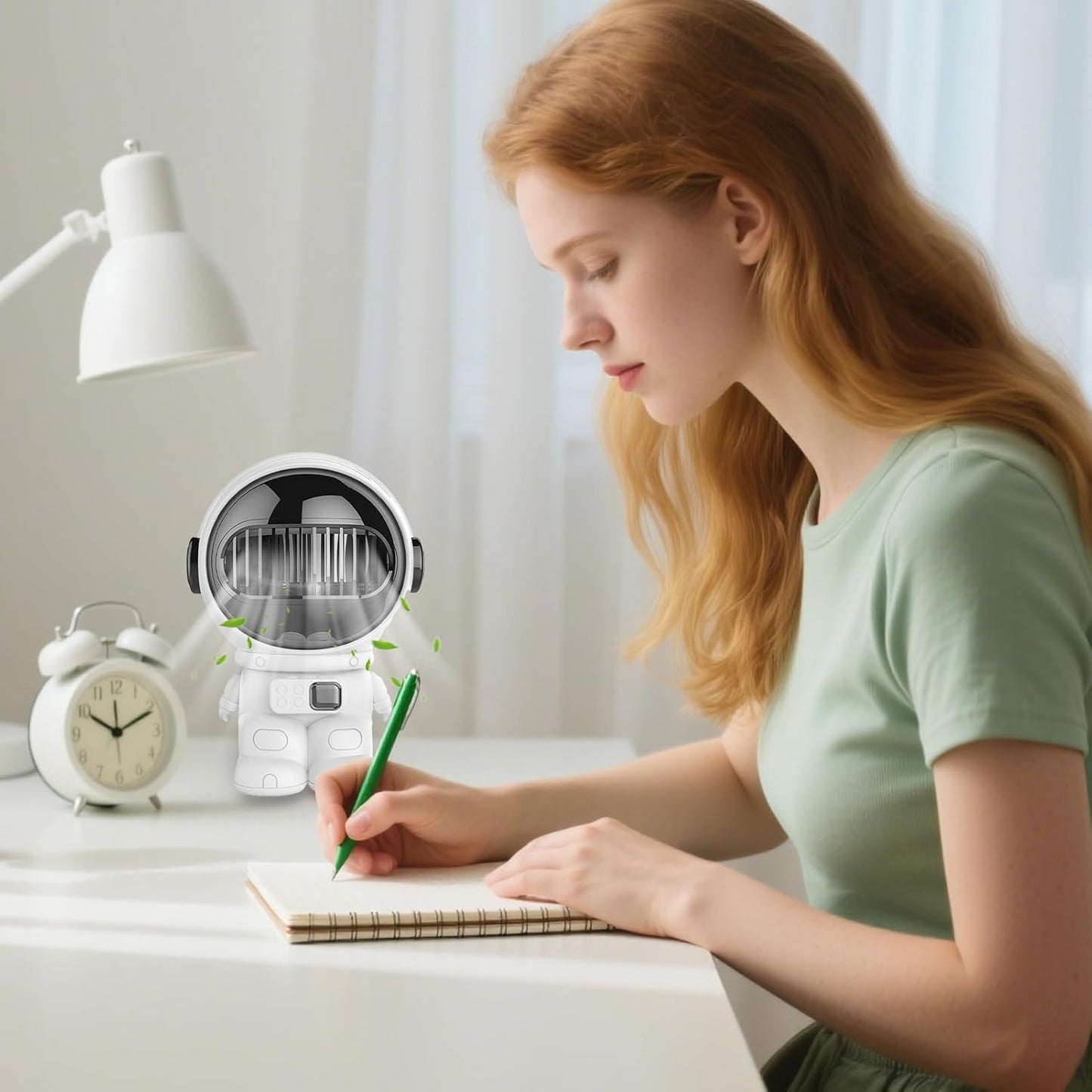 Bladeless Fan for Bedroom, Astronaut Shape Small USB Desk Fan, Personal Cooling Desktop Handheld Electric Tool Bladeless Portable Mini for Dormitory Home Kitchen Student Bedroom