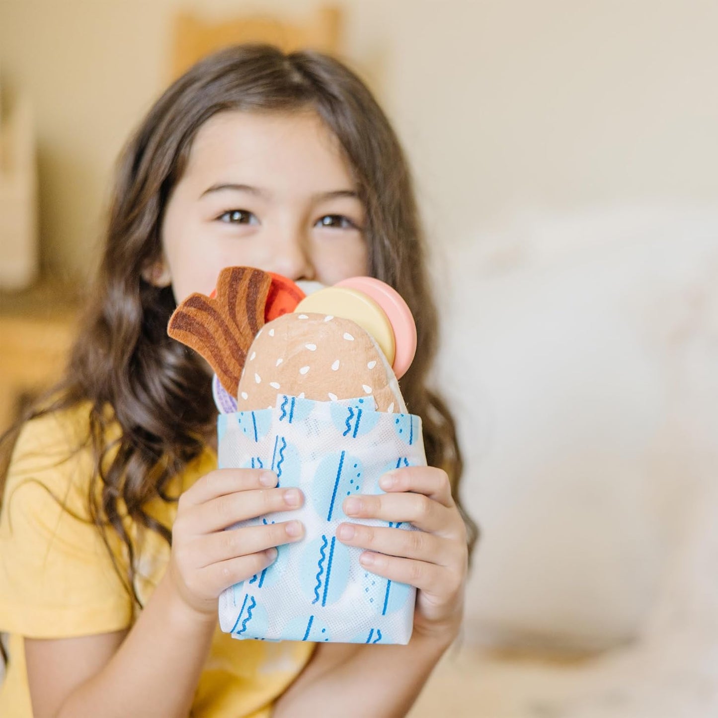 Melissa & Doug Wooden Sandwich Shop, Make Your Own Sandwich, 56 Pieces, Educational Wooden Game, Roleplay, Montessori, Creative Game, Wooden Food, Gift for Children and Girls 3 4 5 6 7 Years Old