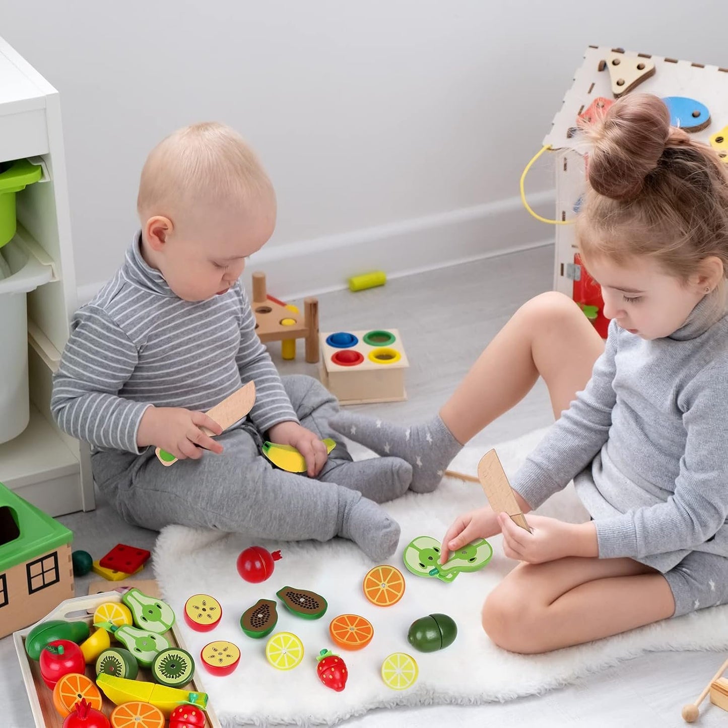 CARLORBO Wooden Toys for 2 Year Old- Pretend Play Food Set for Kids Play Kitchen,9 Cuttable Toy Fruit and Veg with Wooden Knif and Tray,Gift Idea for Boy Girl Birthday