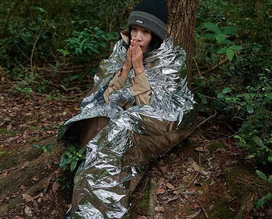 Choi Choi Emergency Blanket (210cm x 160cm) Survivl Weatherproof Reflective Lightweight Compact Outdoor Camping First Aid (10pcs)