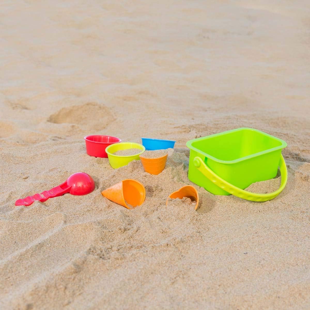 Hape Kids Ice Cream Shop Sand Toys Set - Beach and Sandbox Play Kit with Ice Cream Scoop and Molds - Summer Outdoor Toys with Storage Container