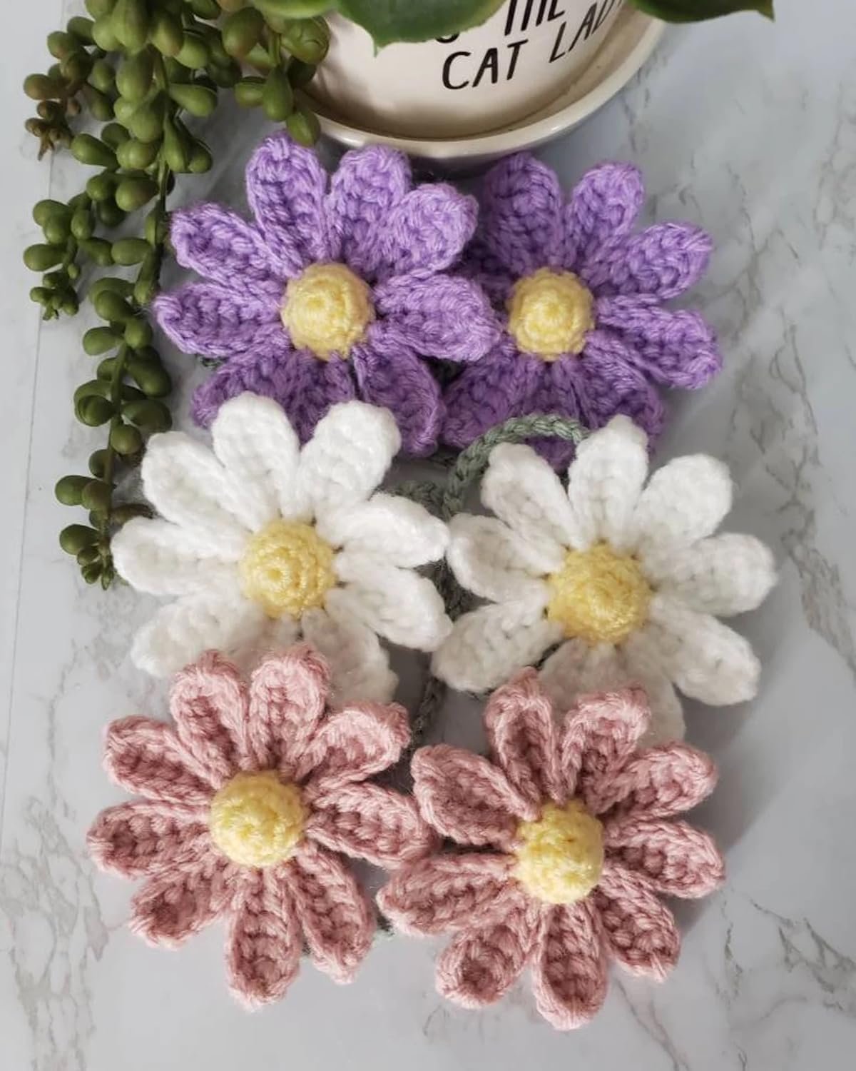 Crochet Daisy Car Accessories for Women Cute Rear View Mirror Hanging Charms Handmade Daisy Flower Gifts for Crochet Lovers Car Decor Automotive Interior Aesthetic(White)