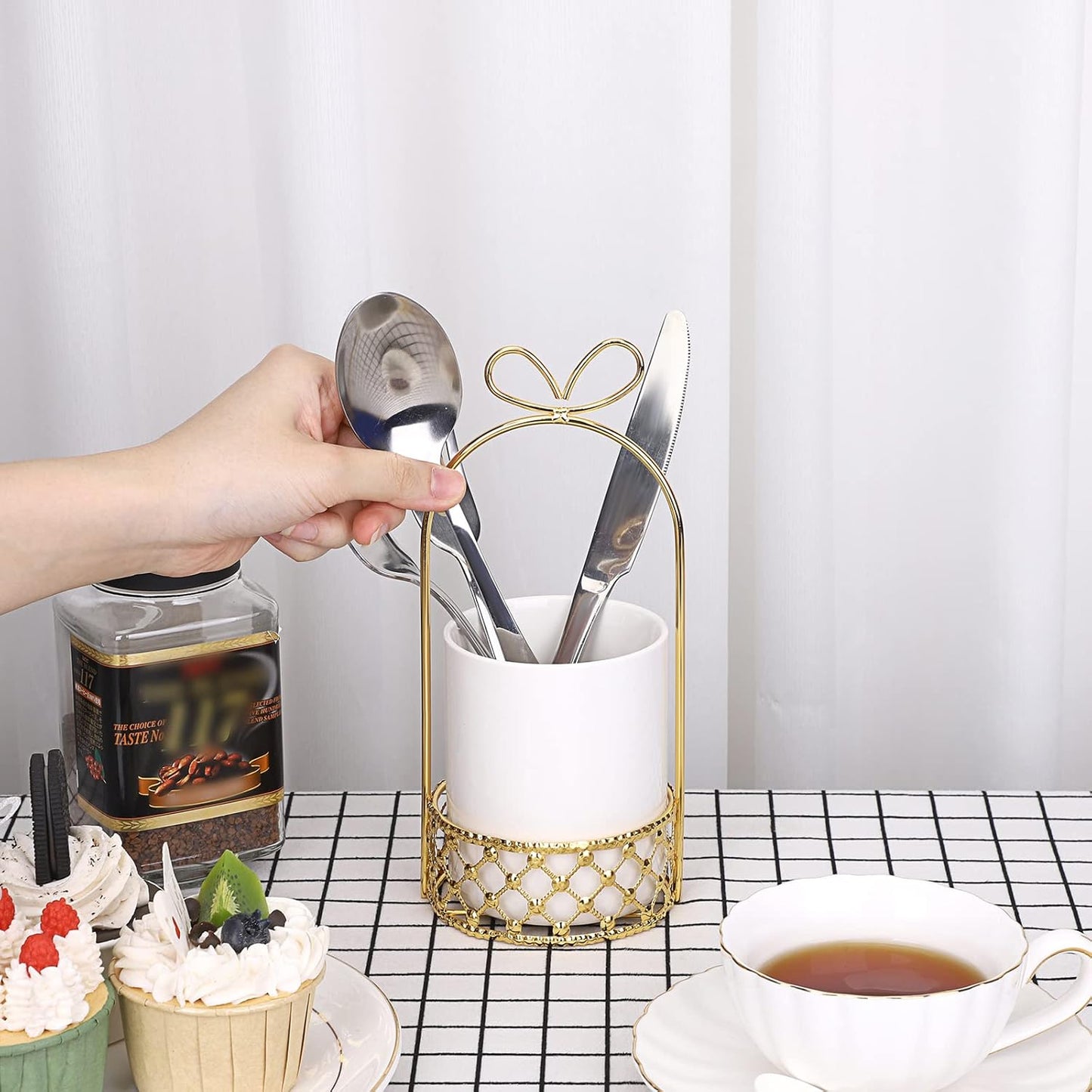 JUXYES Ceramic Silverware Holder For Tabletop, White Cutlery Holder With Golden Metal Bracket, Decorative Flatware Holder Countertop Utensil Holder Organizer for Wedding Kitchen Dining Tables