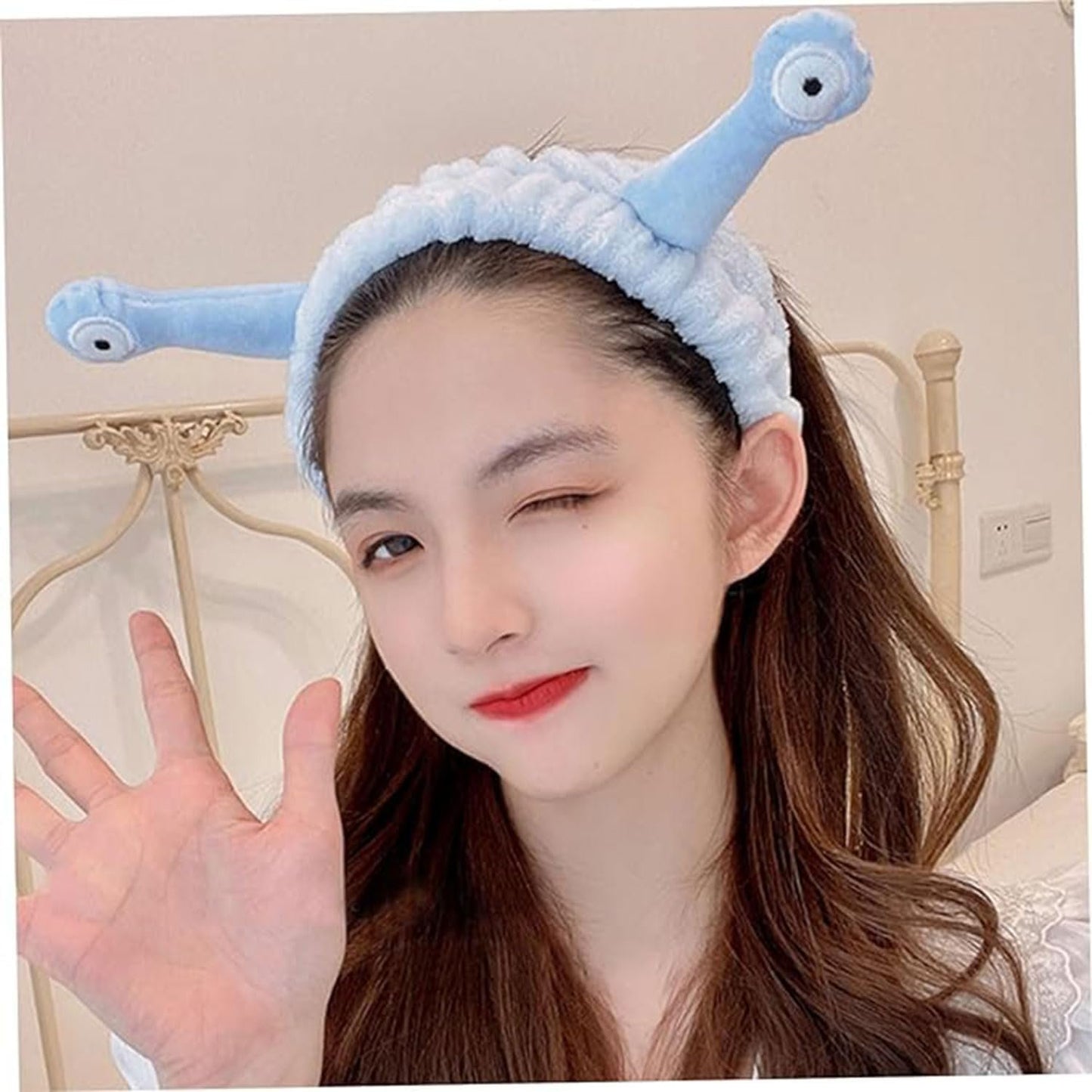 YQkangzhu 2pcs Frog Headband & Snail Skincare Headbands, 4pcs Spa Wristbands, Puffy Makeup Head Bands, Cartoon Face Wash Hair Band, Cute Animal Flannel Elastic Hair Accessories for Face Washing Shower