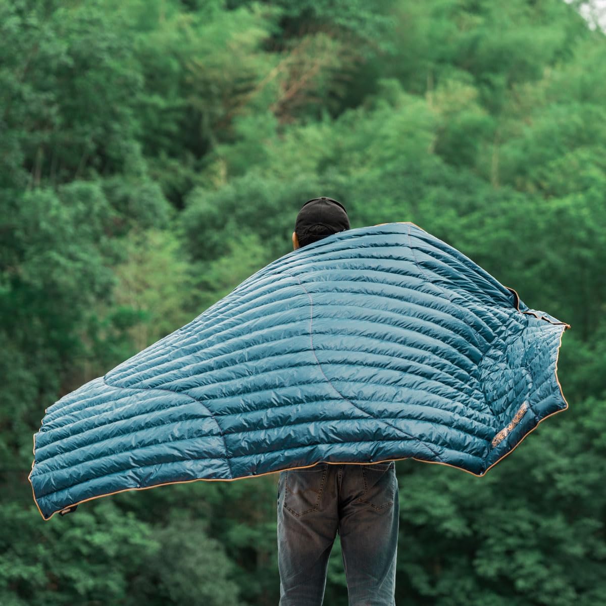 ZOOOBELIVES Ultralight Down Camping Blanket - 1.35lbs, 650 Fill Power Puffy Quilt. Compact & Warm Comforter for Travel, Beach, Hammock, Backpacking - Elevate Your Outdoor Comfort - AlpliveR300