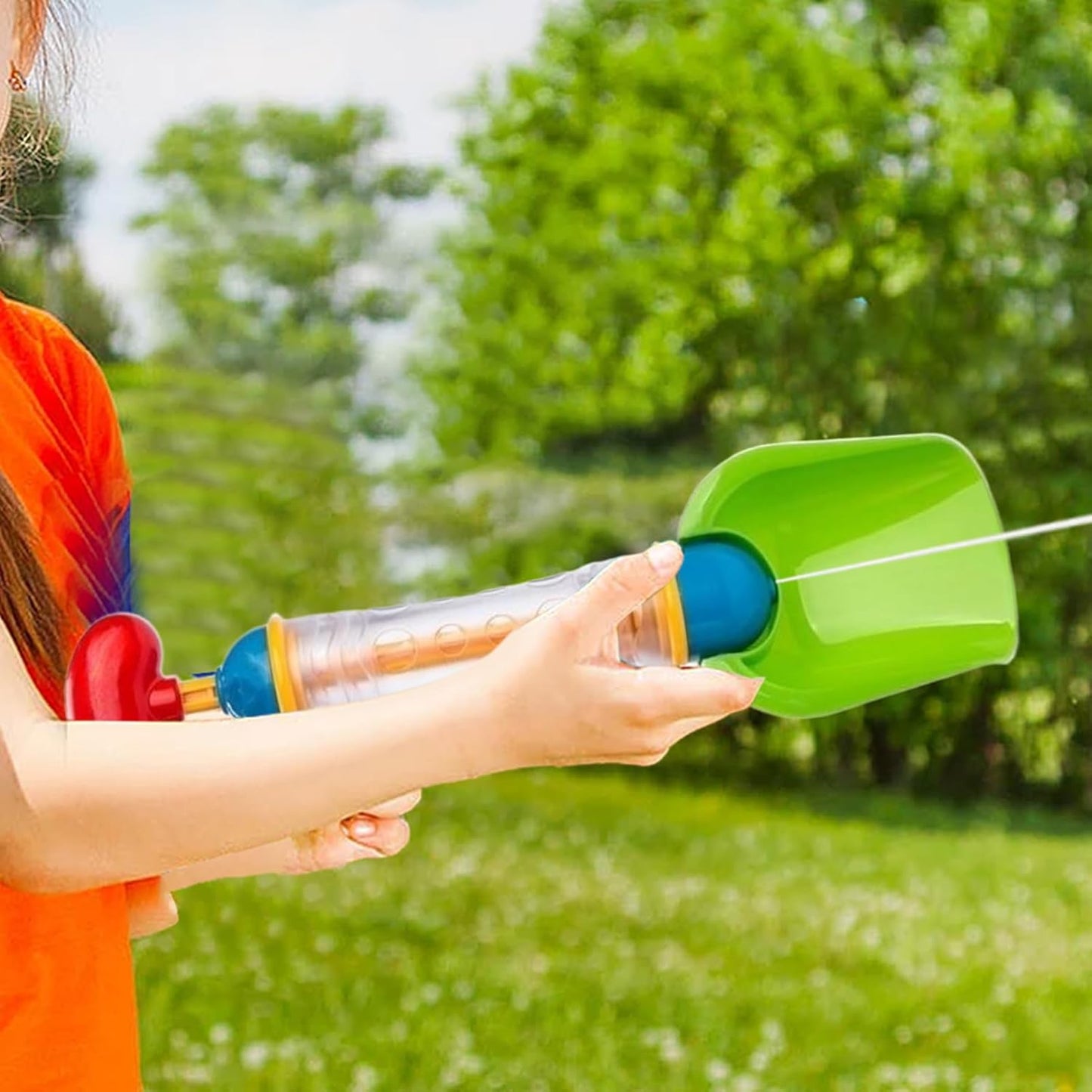 Water Squirter Sand Shovel Toy, Water Soaker Digging Tool 11.02x3.94x1.97 inches Summer Splash Play, Ideal for Kids Boys Girls Beach Pool Garden and Creative Outdoor Adventures