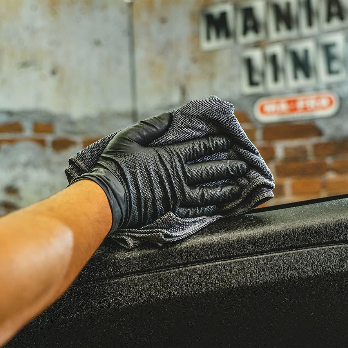 Ma-Fra, Maniac Car Detailing Line, Glass Cleaner & Degreaser, Car Window Degreaser Cleaner, Ammonia Free, Removes Limestone, Oily Stains, Leaves No Streaks, 500 ml