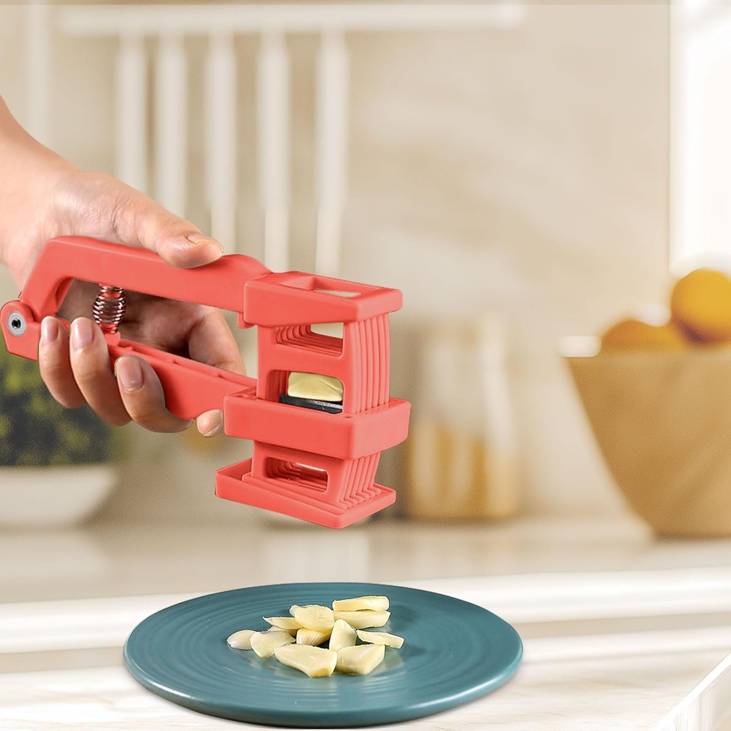 Manual Garlic Presses, Garlic Slicer, Garlic Crusher, Evenly Sliced Garlic Slicer, Easy Squeeze, Ergonomic Handle, Handheld Slicer Kitchen Gadgets Tool (orange)