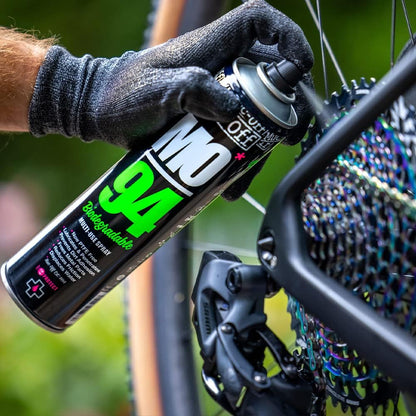 Muc-Off Clean, Protect & Lube Kit - Bike Cleaning Kit, Cleaning Bundle for MTB/Road/Gravel Bikes - Set Includes Bike Cleaner and Chain Lube
