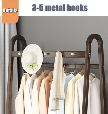Generico Appendiabiti Multifunzionale in bambù con Ruote, 3-5 Ganci e ripiano portascarpe Mobile – Elegante Porta Abiti per Camera da Letto e Soggiorno, Design Color Legno da 80 cm