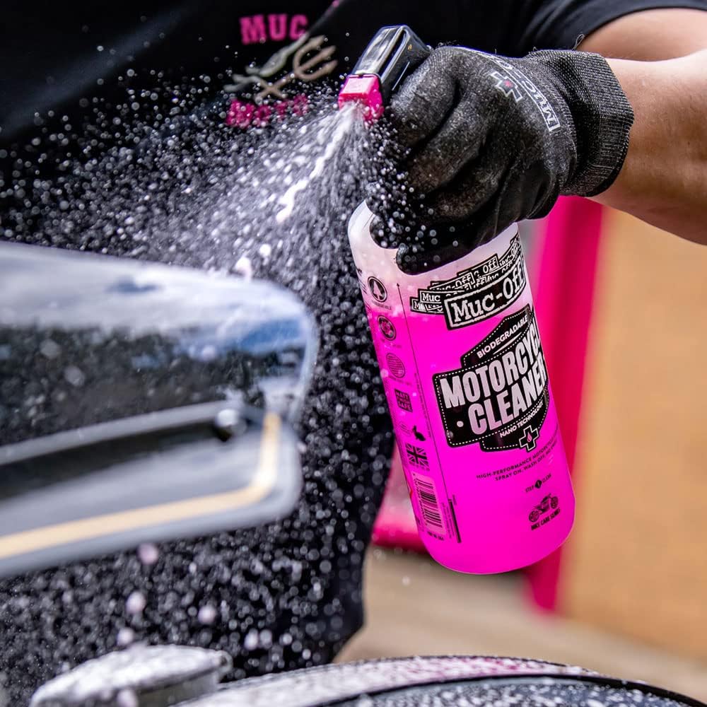 Muc-Off Motorcycle Essentials Cleaning Care Kit