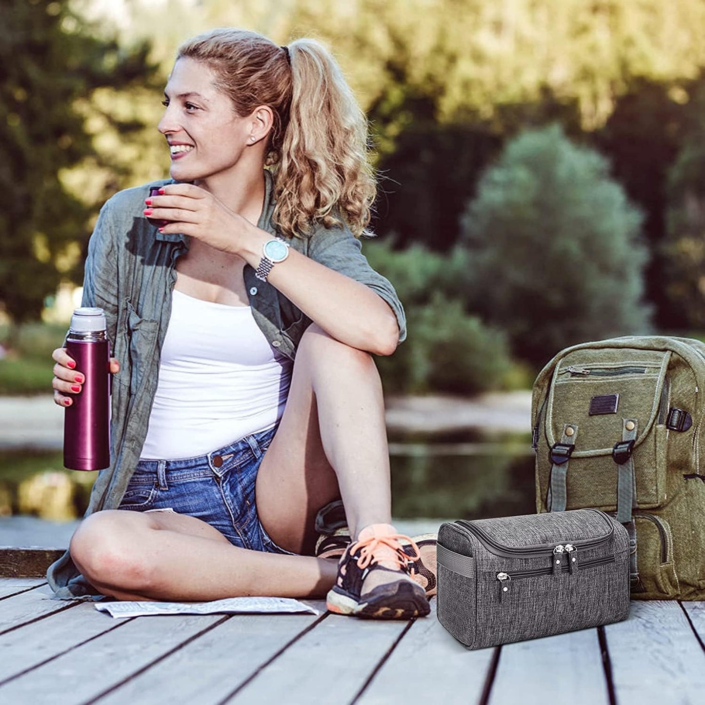 Toiletry Bag with Hanging Hook (25x14.5x15CM), Travel Case Waterproof Cosmetic Bag or Accessories, Shampoo, Makeup, Personal Items, Healthcare Organizer with Handle for Men and Women (Grey)