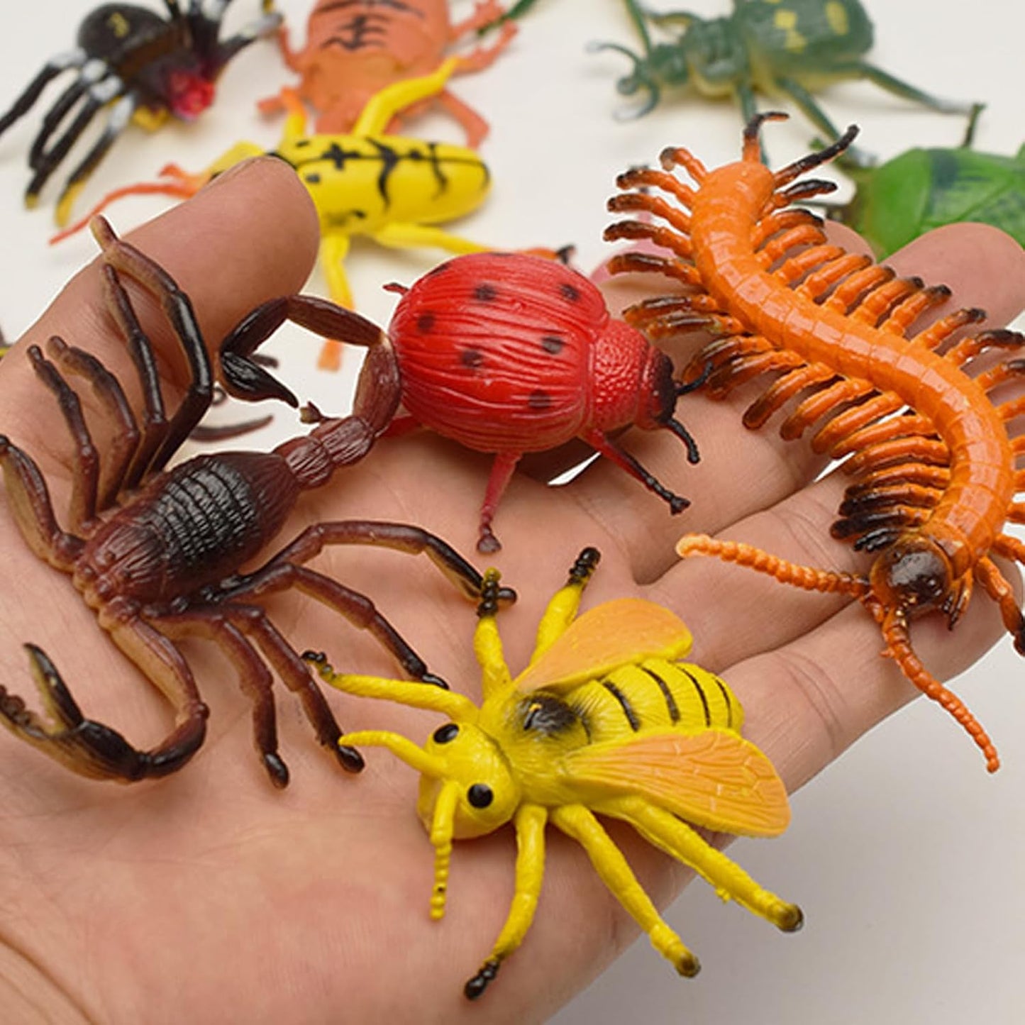 12pcs Lifelike Assorted Plastic Insects Bugs,Rubber Realistic Insects Models,Gifts for Kids, Party Supplies, Sensory Play, Kids Toys