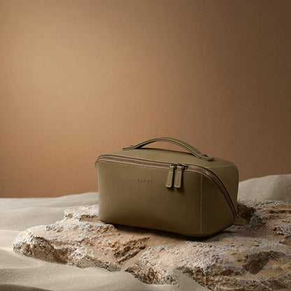 EACHY Makeup Bag, Large Capacity Cosmetic Bags for Women, Portable 180° Wide-Open Flat Toiletry Bag Travel Makeup Bag with DPremium Suede Makeup Bag with 180° Wide-Open Flat Designivider and Handle