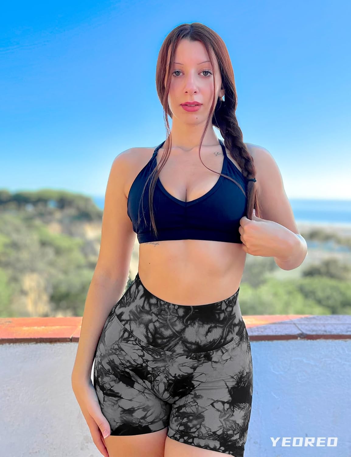 'YEOREO Professional Women Workout Shorts 3.6'' Scrunch Shorts Seamless High Waisted Contour Gym Yoga Biker Shorts'