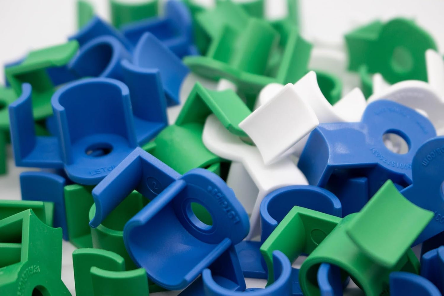 AirTech Home Automation Plant Training Clips, LST Clips for Low Stress Training Plant Stem Support, 90 Degree Angle Plant Clips, Made in California USA, 30pk White