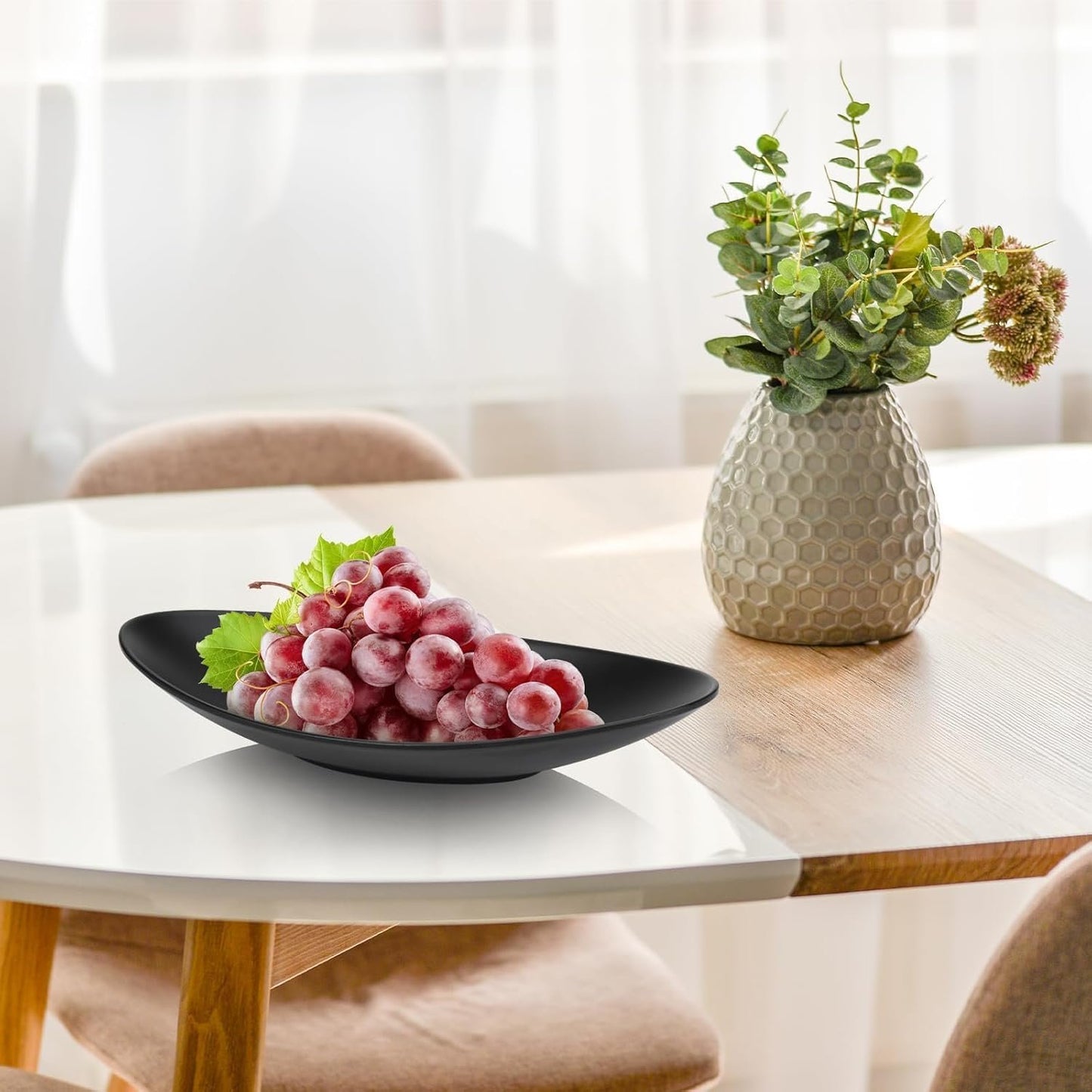 Huiguli Black Oval Tray, Modern Design Key Holder Organizer for Entrance, Empty Entrance Pockets, Storage Tray for Watches Keys Coins Rings Fruit