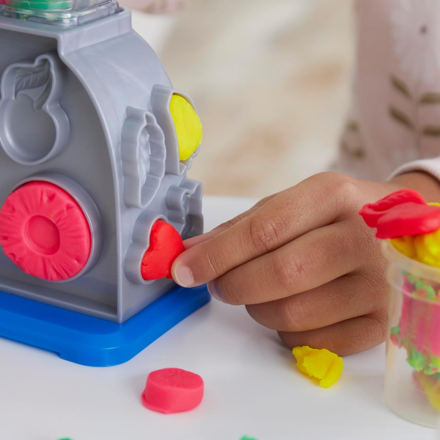Play-Doh Swirlin' Smoothies Toy Blender Playset, Play Kitchen Appliances, Kids Arts and Crafts Toys for 3 Year Old Girls and Boys and Up