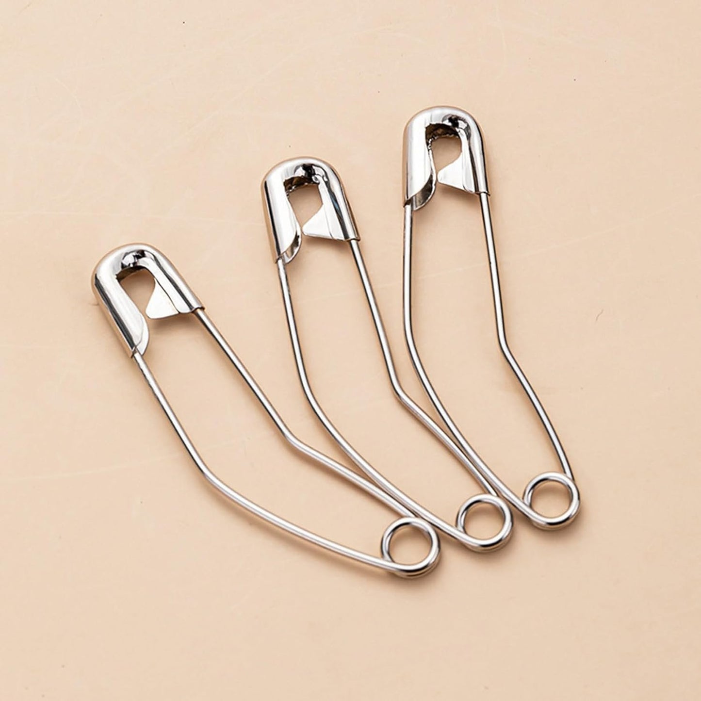 Generic Stainless Steel Curved Safety Pins for Quilting, Safety Pins Bulk Metal Silver Sewing Pins Clothing Clips Tool Decorative Safety pins (2.2inch-100pcs)