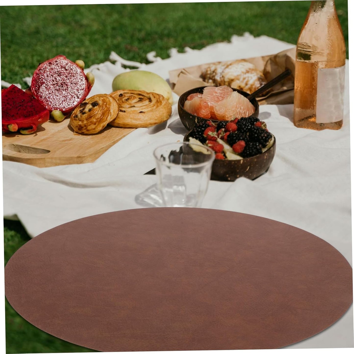OSOLADY 6pcs Round Faux Leather Placemats Washable Pu Mats for Dining Kitchen Easy Maintenance Stylish Tabletop Protector