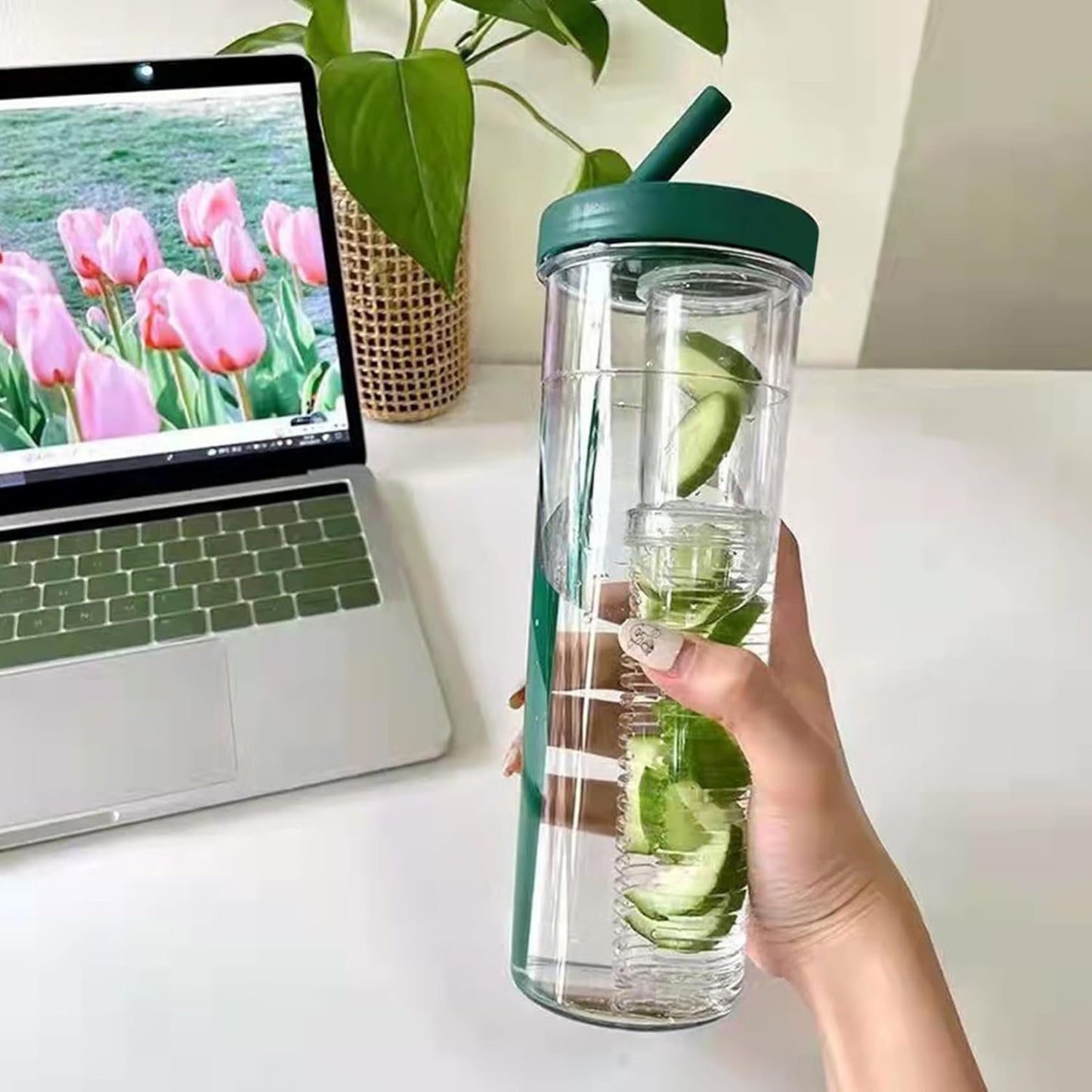 Glasses Drinking,Tumblers, Water Bottle With Fruit Infuser Leak-Proof Infuser Water Bottle Clear 800ML Drinking Cup With Straw for Fruit Iced Coffee Bubble Tea