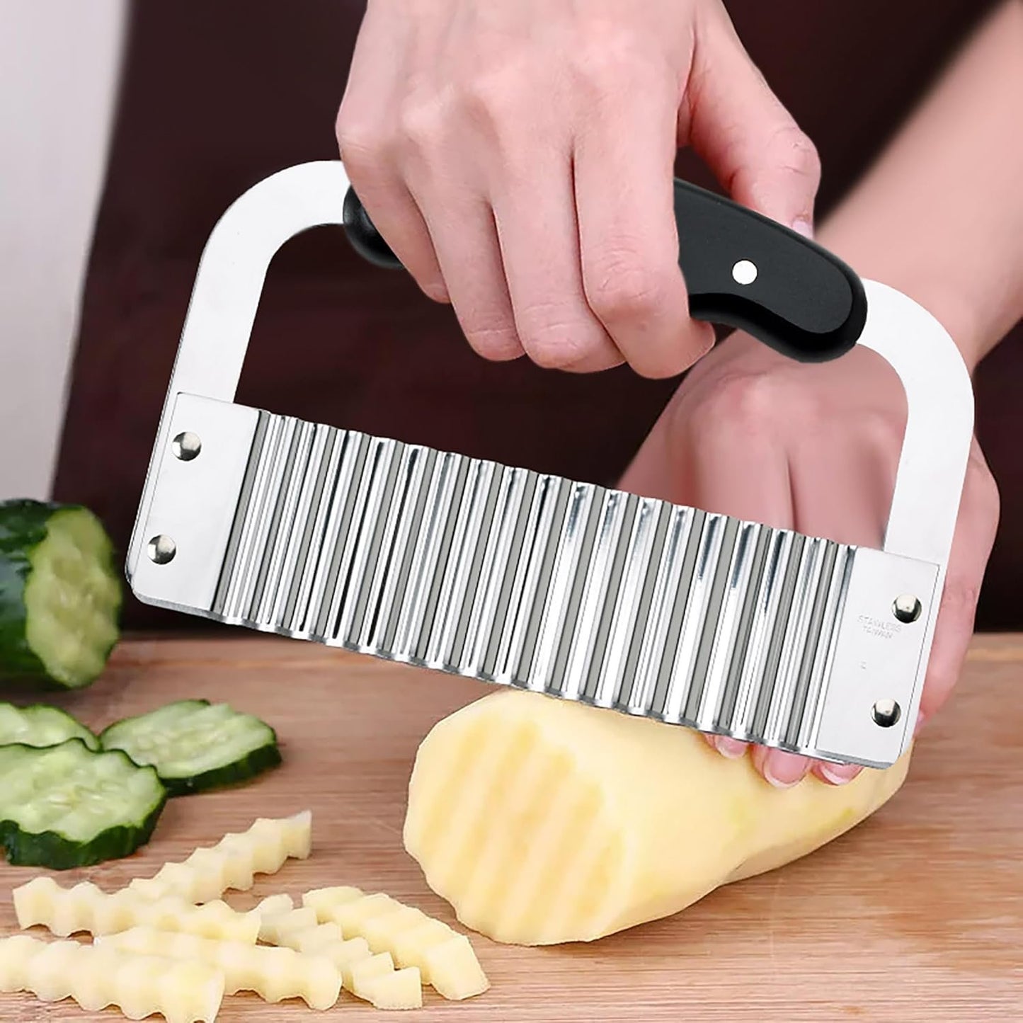 HIC Wavy Crinkle Cutting Tool Serrator Salad Chopping Knife and Vegetable French Fry Slicer, Steel Blade, 7.25-Inches x 5-Inches