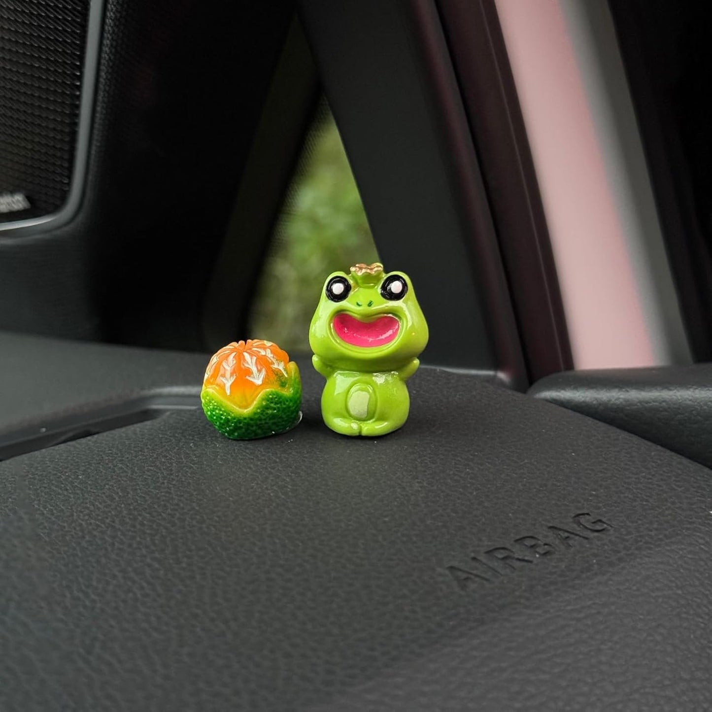 8 PCS Cute Frog Car Rearview Mirror Ornaments, Fun Mini Frogs Tangerine Cars Dashboard Decorations, Automotive Interior Accessories for Women Men