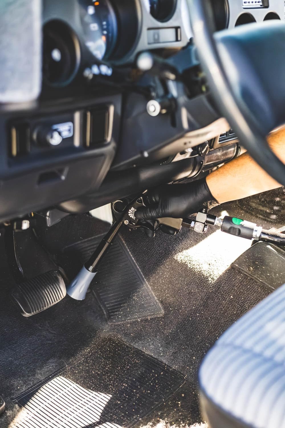 The Rag Company - The Ultra Air Blaster (Version 2) – Lift and Blast Dirt and Debris Away for Interior Detailing; Durable and Ergonomic Metal Design; Trigger Operated