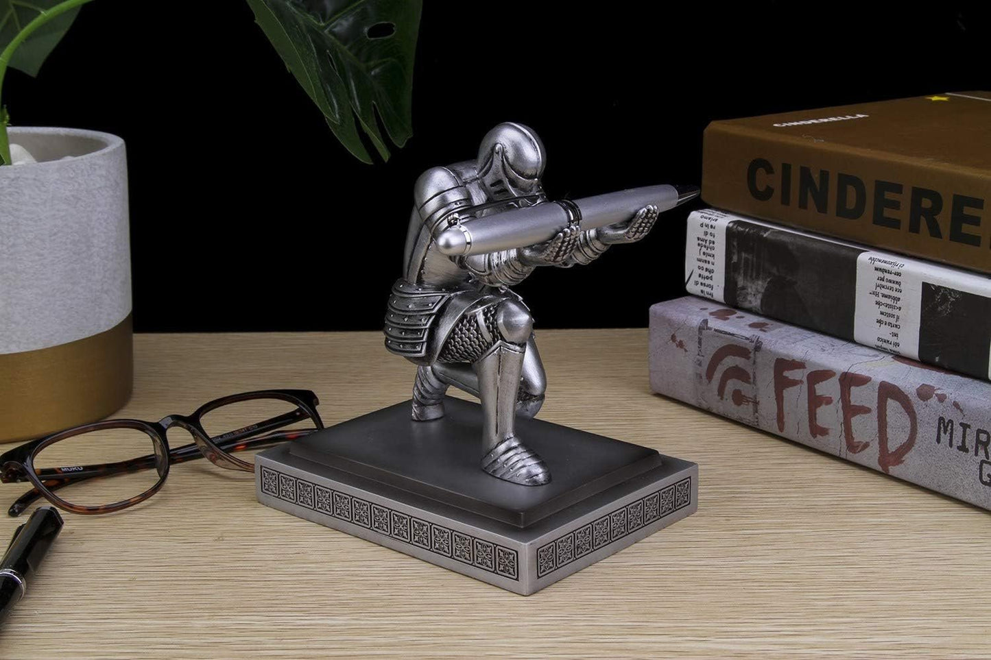 Amoysanli Knight Pen Holder Desk Organizers and Accessories Desk Decor Resin Pen Holder as Gift with a Cool Pen for Office and Home (Silver)