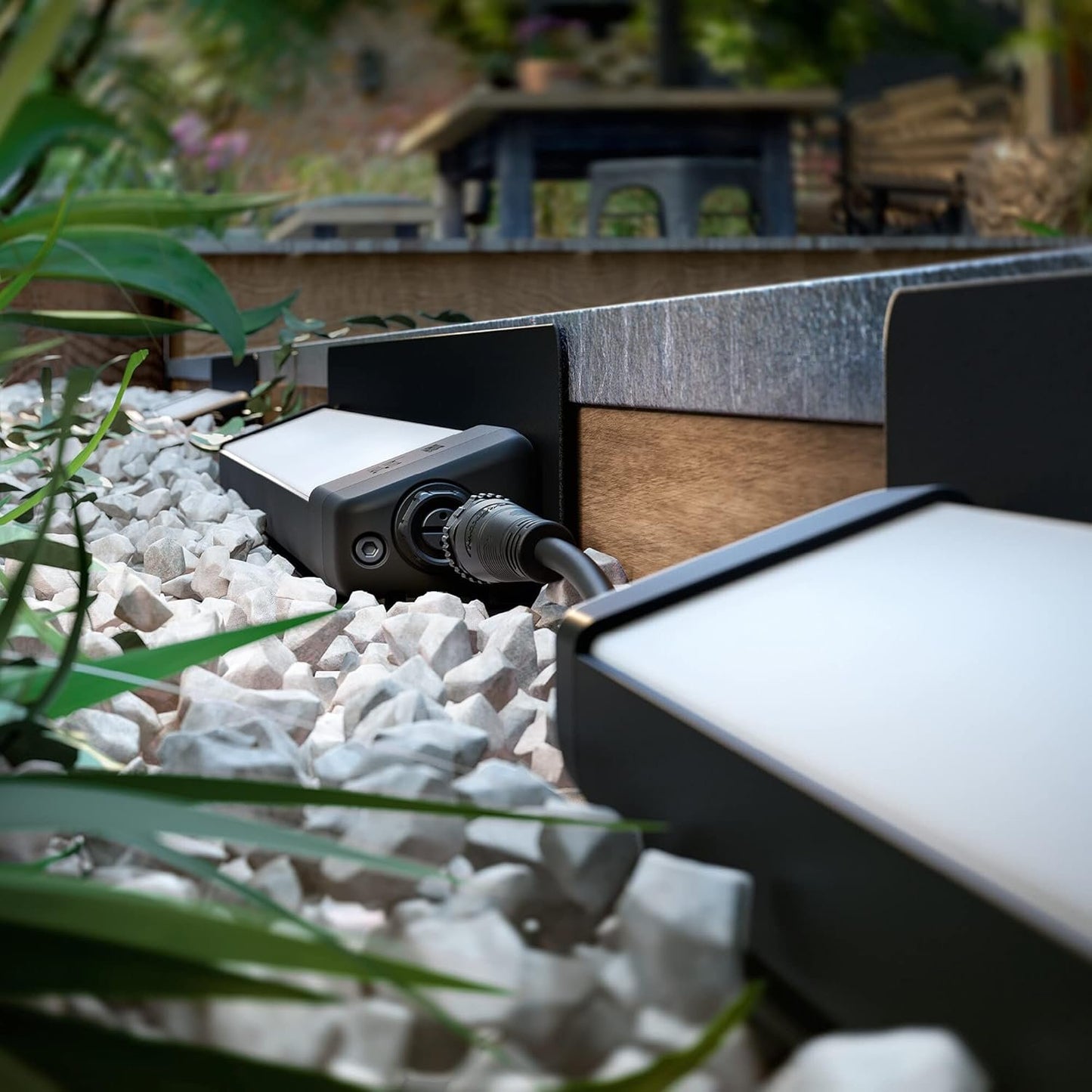 Philips Hue White & Colour Ambiance Amarant Smart Outdoor Linear Light