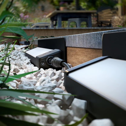 Philips Hue White & Colour Ambiance Amarant Smart Outdoor Linear Light