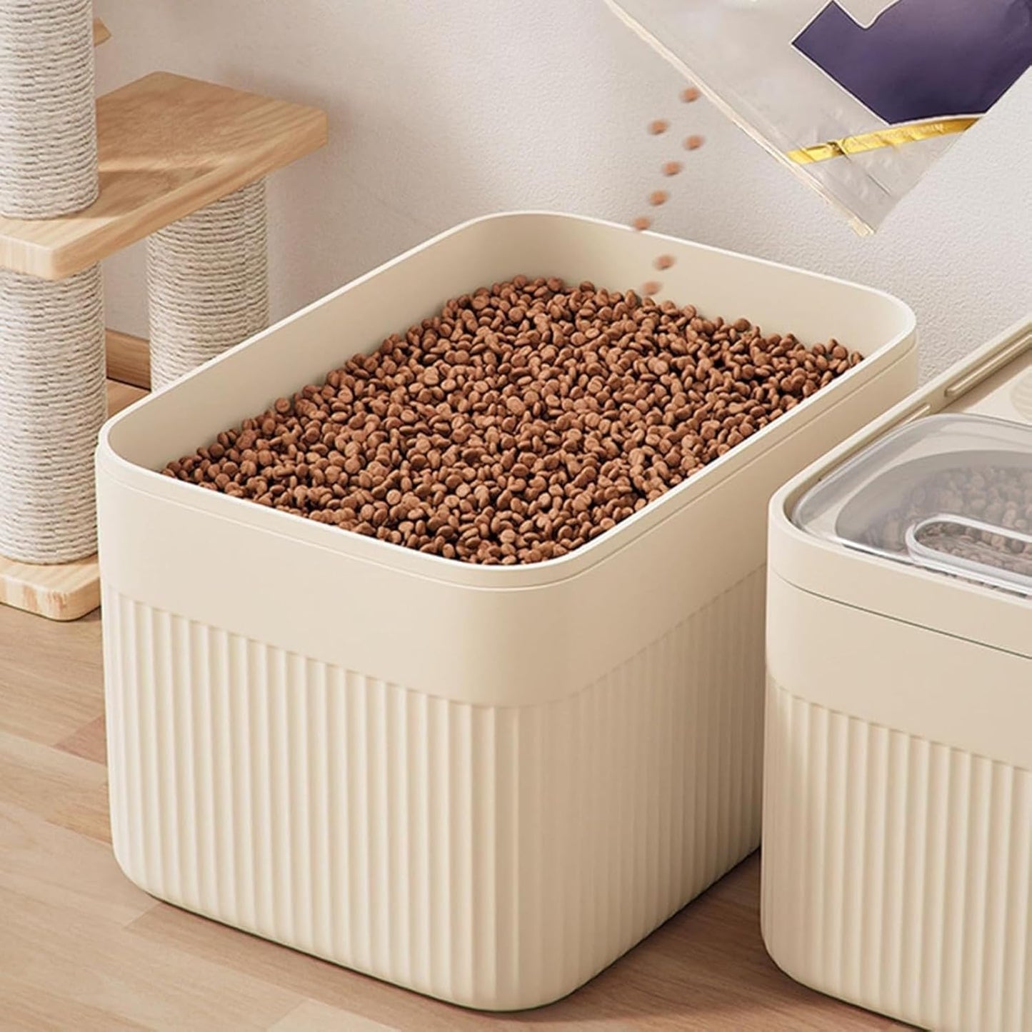 Airtight Dog Food Storage Container with Measuring Cup, Clear Pet Food Storage Bins, Up to 30 lbs, Large Pet Dry Foo𝖽 Storage Bins for Dog Cat Bird and Other Pe𝗍 Foo𝖽 (Clear,Large)