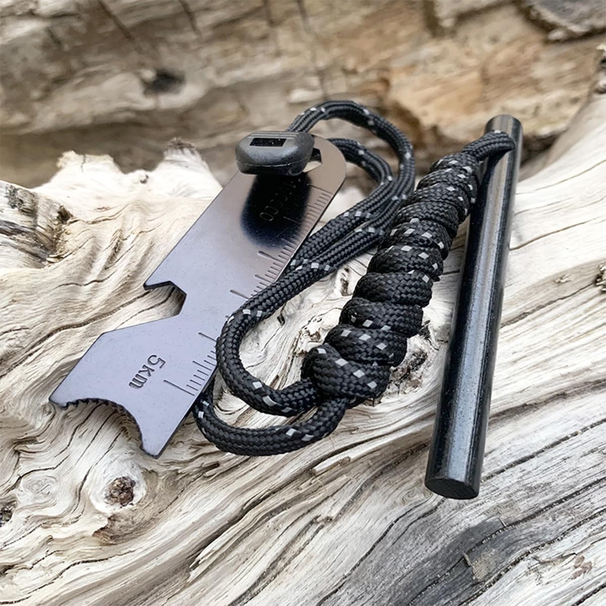Ferrocerium Flint Rod 15cm x 1.3cm Survival Fire Starter with Striker para-Cord - Essential Survival Tool for Outdoor Adventures