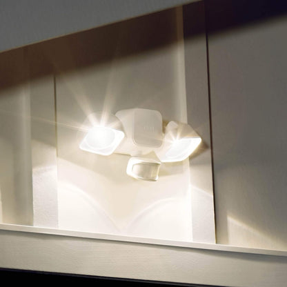 Ring Smart Lighting – Floodlight, Battery-Powered, Outdoor Motion-Sensor Security Light, White (Bridge required)