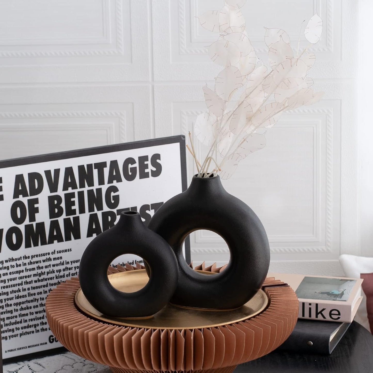 Sawoake Black Donut Vase Set of 2,Modern Home Decor, Round Matte Pampas Grass Vase, Neutral Boho Nordic Minimalism Style Flower Vases for Living Room Wedding Dinner Table Party Office Bedroom