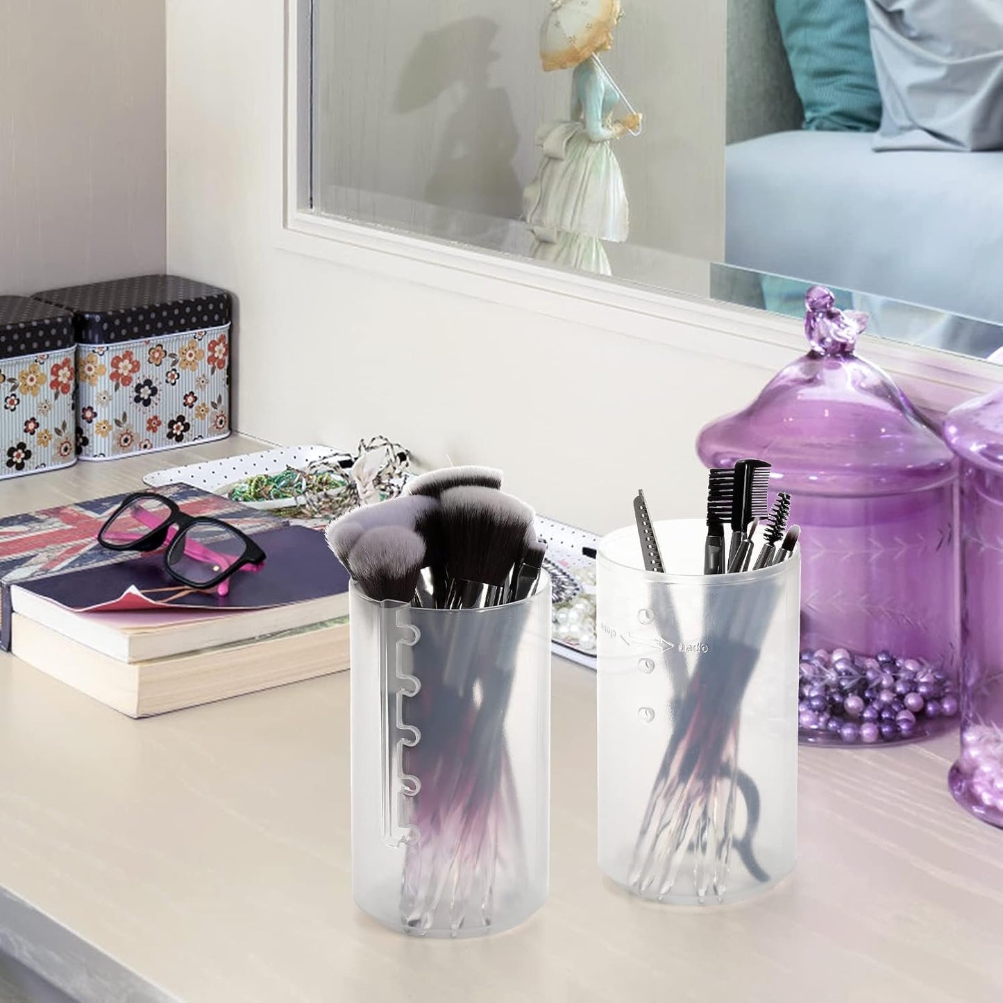TOPZEA 4 Pack Retractable Makeup Brush Holders, Plastic Portable Cosmetic Organizer Travel Makeup Accessories Cups with Lid, Dust-proof Brushes Storage Case for Women, Make-up Artist, Translucent,