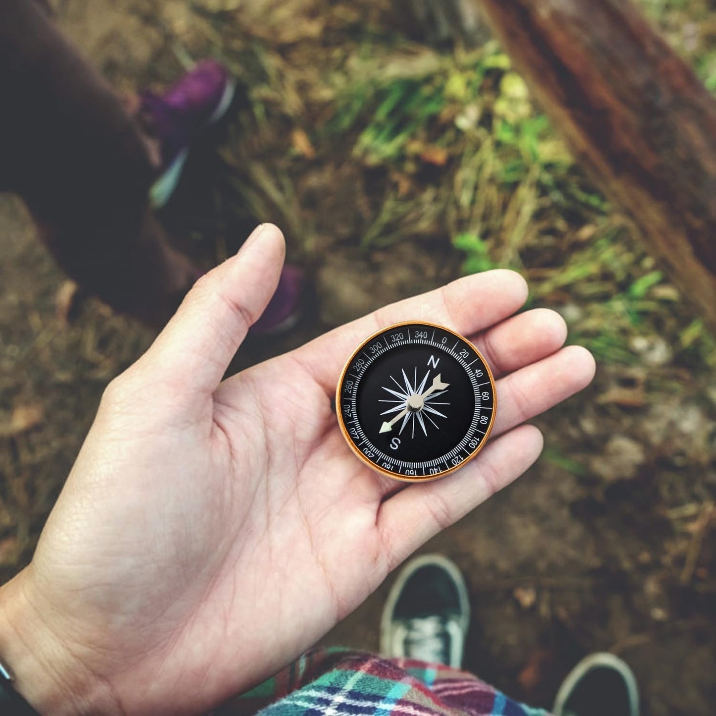 Esky Emergency Sleeping Bag, 2 Pack Portable Survival Thermal Bivy Sack, Waterproof Lightweight Survival Shelter Blanket Bags with Compass for Camping Hiking Outdoor Adventure